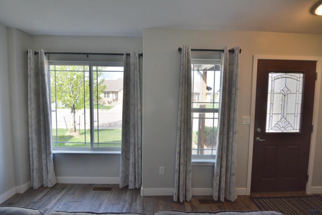 6920 DUNSMORE RD, Rapid City, SD 57702