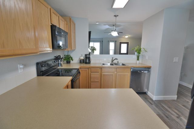 6920 DUNSMORE RD, Rapid City, SD 57702