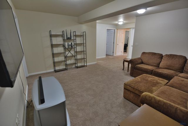 6920 DUNSMORE RD, Rapid City, SD 57702