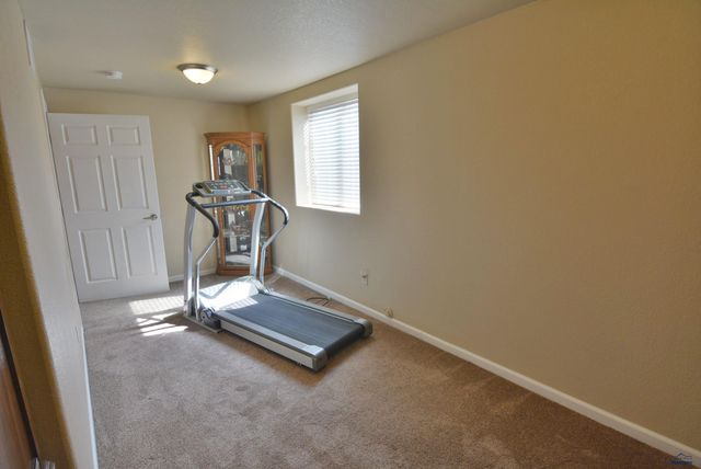 6920 DUNSMORE RD, Rapid City, SD 57702