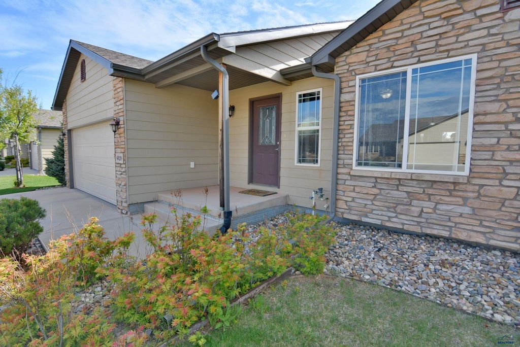 6920 DUNSMORE RD, Rapid City, SD 57702