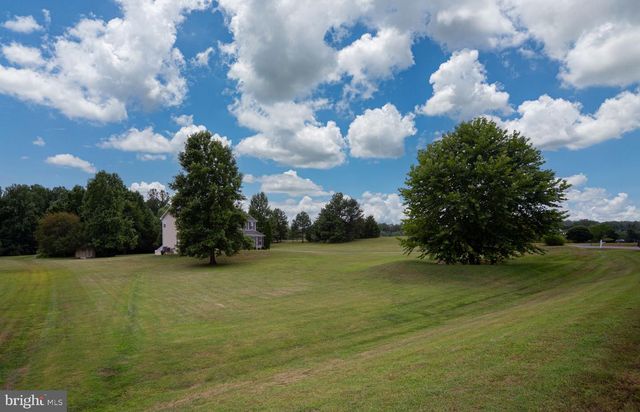 12 ORCHARD LN, Stafford, VA 22556