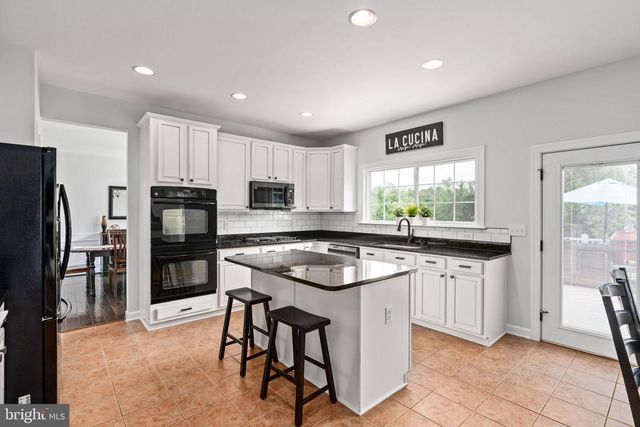 12 ORCHARD LN, Stafford, VA 22556