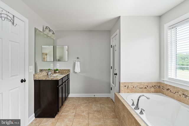 12 ORCHARD LN, Stafford, VA 22556