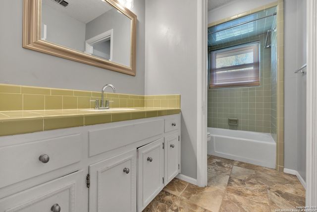 11506 WHISPER CIR, San Antonio, TX 78230