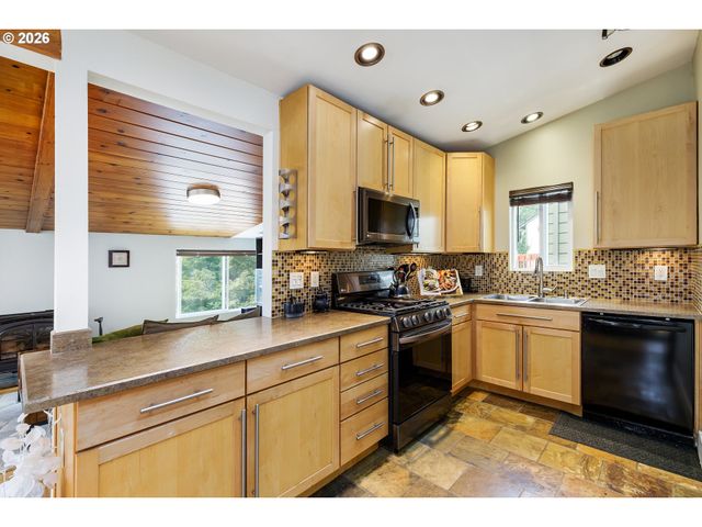 13975 FORSYTHE Rd, Oregon City, OR 97045