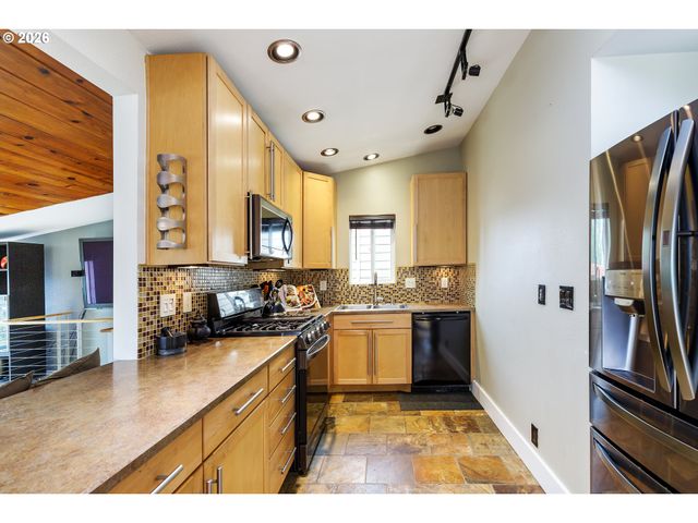 13975 FORSYTHE Rd, Oregon City, OR 97045