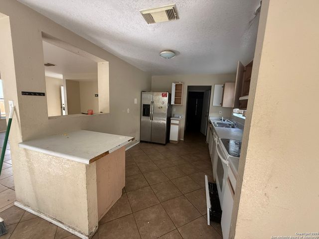 2830 Amber Morning, San Antonio, TX 78245