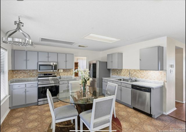 6107 Ferrysage Dr, San Antonio, TX 78244