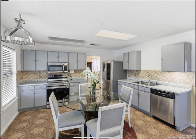 6107 Ferrysage Dr, San Antonio, TX 78244