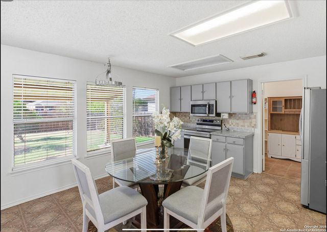 6107 Ferrysage Dr, San Antonio, TX 78244