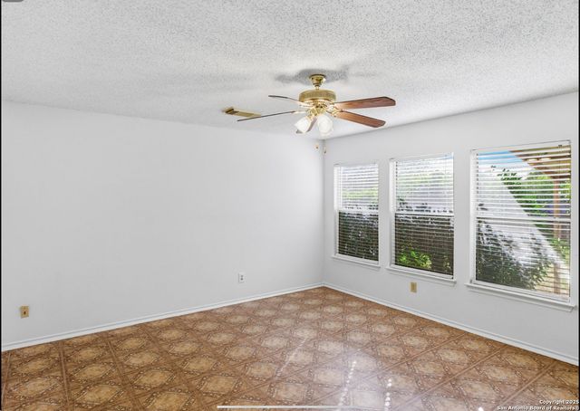 6107 Ferrysage Dr, San Antonio, TX 78244