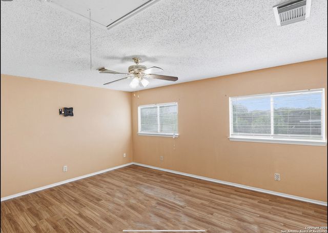 6107 Ferrysage Dr, San Antonio, TX 78244