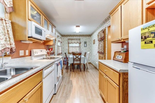 3103 S Martinson Ave, Wichita, KS 67207