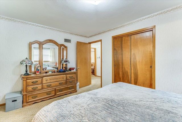 3103 S Martinson Ave, Wichita, KS 67207