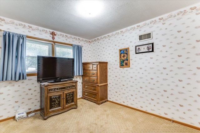 3103 S Martinson Ave, Wichita, KS 67207