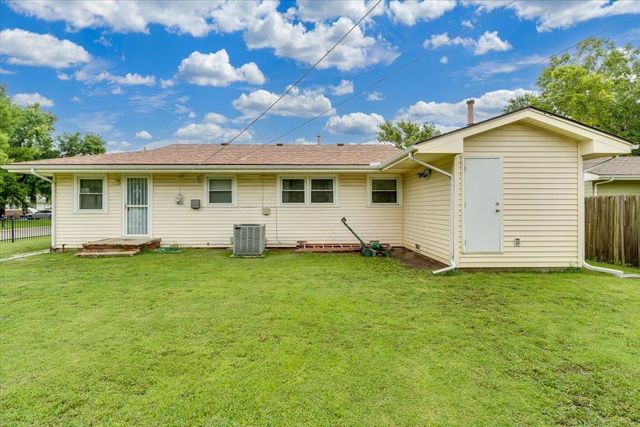 3103 S Martinson Ave, Wichita, KS 67207