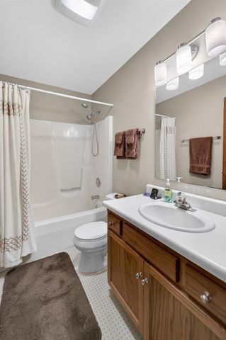 7502 Widgeon Way, Madison, WI 53717