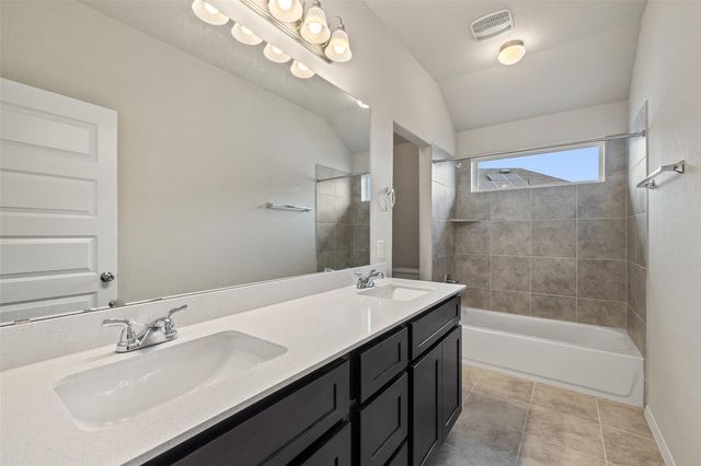 408 Black Opal DR, Jarrell, TX 76537
