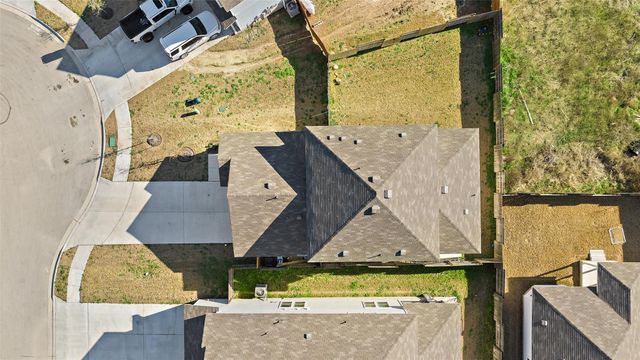 408 Black Opal DR, Jarrell, TX 76537