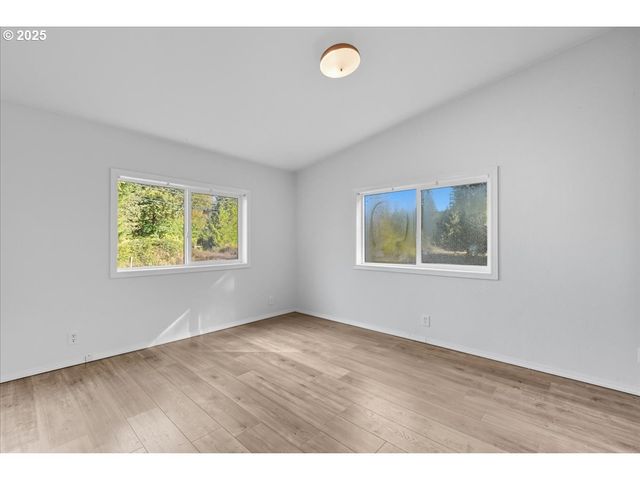 34921 Ne AMBOY Rd, Yacolt, WA 98675