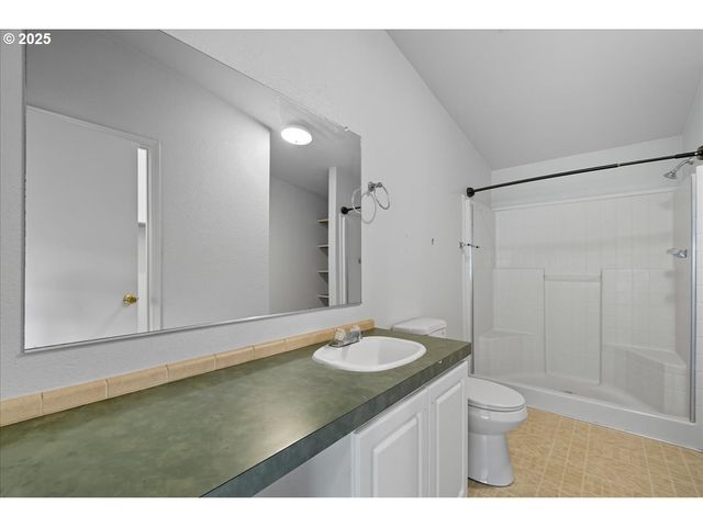 34921 Ne AMBOY Rd, Yacolt, WA 98675