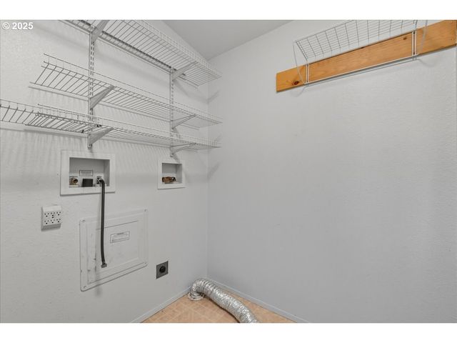 34921 Ne AMBOY Rd, Yacolt, WA 98675