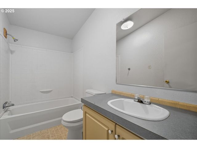 34921 Ne AMBOY Rd, Yacolt, WA 98675