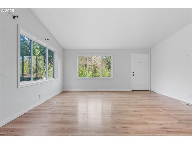 34921 Ne AMBOY Rd, Yacolt, WA 98675