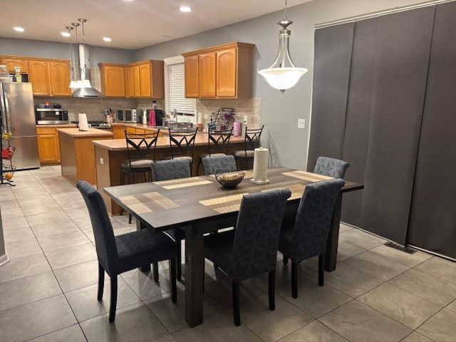 1709 Wick Way, Montgomery, IL 60538