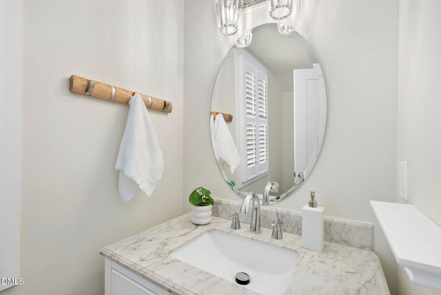 89 Meadows Edge Drive, Chapel Hill, NC 27516