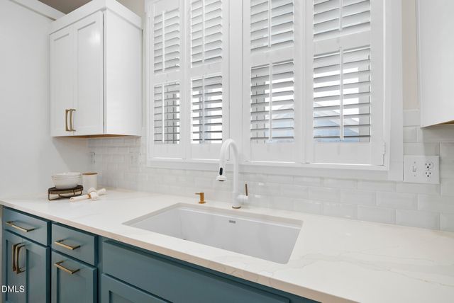 89 Meadows Edge Drive, Chapel Hill, NC 27516