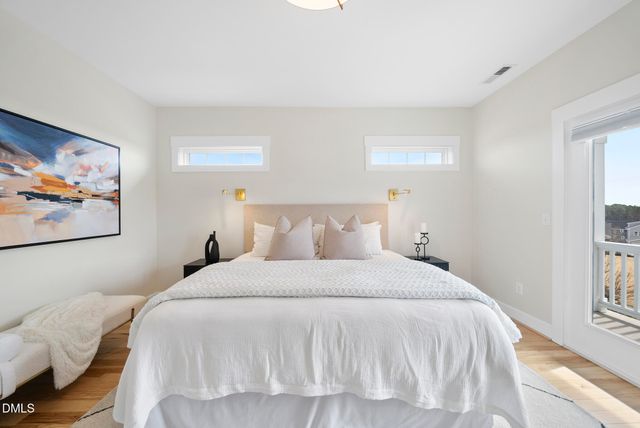 89 Meadows Edge Drive, Chapel Hill, NC 27516