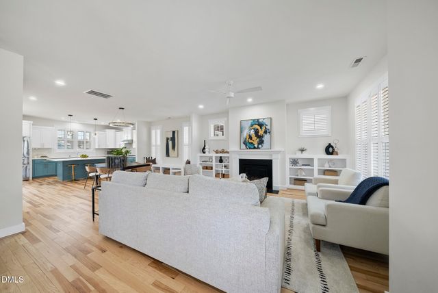 89 Meadows Edge Drive, Chapel Hill, NC 27516