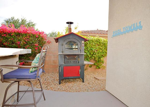 912 Tierra Lane, Palm Springs, CA 92262