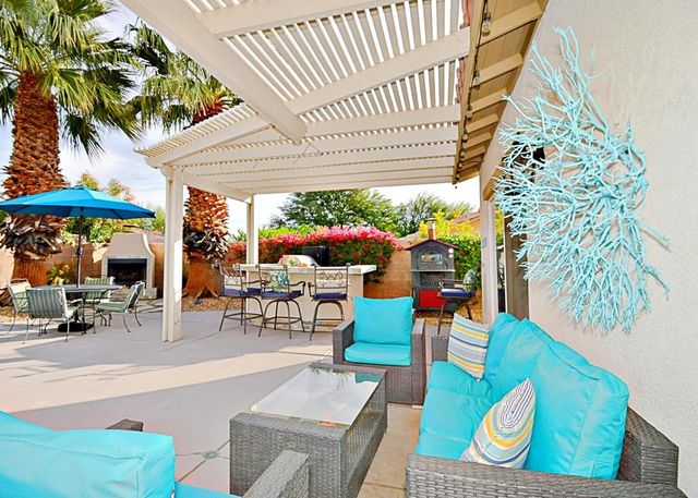 912 Tierra Lane, Palm Springs, CA 92262