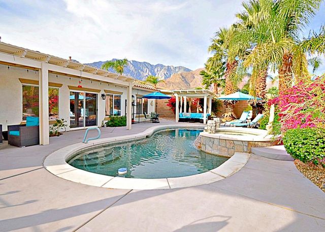 912 Tierra Lane, Palm Springs, CA 92262
