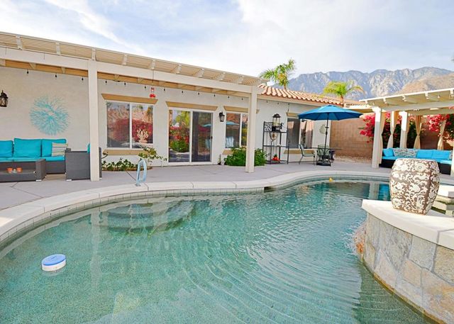 912 Tierra Lane, Palm Springs, CA 92262