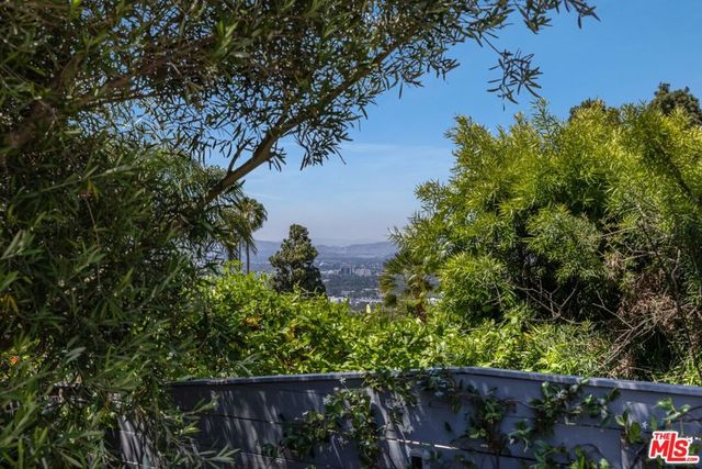 3537 Stonehill Place, Sherman Oaks, CA 91423