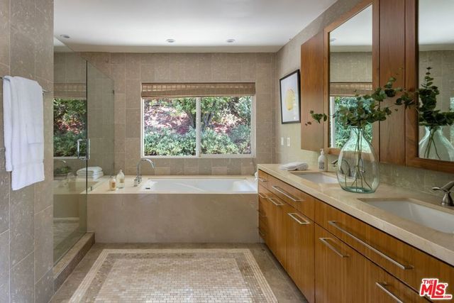 3537 Stonehill Place, Sherman Oaks, CA 91423