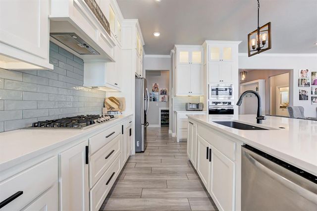 15904 Langley Way, Edmond, OK 73013