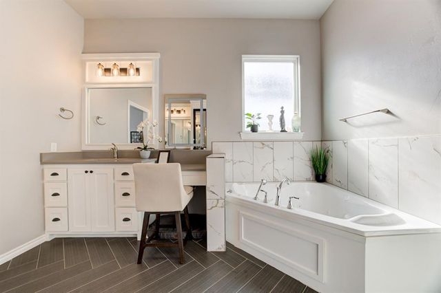 15904 Langley Way, Edmond, OK 73013