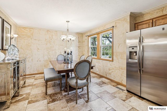 574 S 126th Street, Omaha, NE 68154