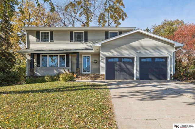 574 S 126th Street, Omaha, NE 68154
