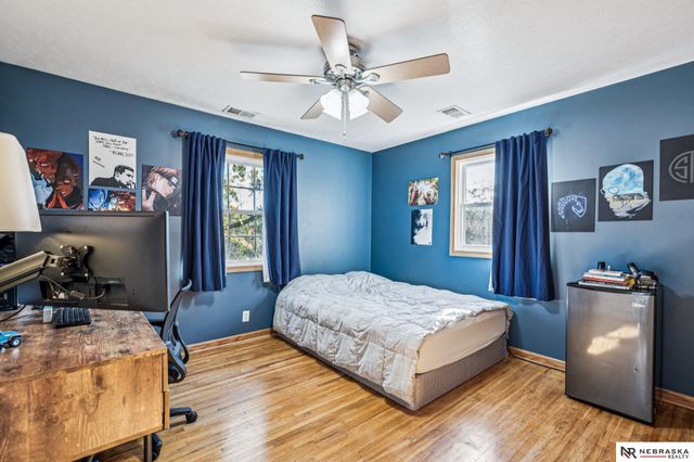 574 S 126th Street, Omaha, NE 68154