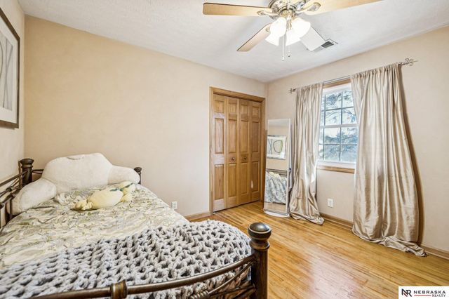 574 S 126th Street, Omaha, NE 68154