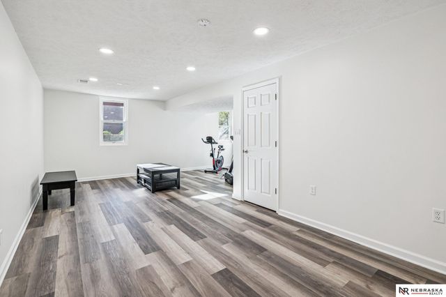 574 S 126th Street, Omaha, NE 68154