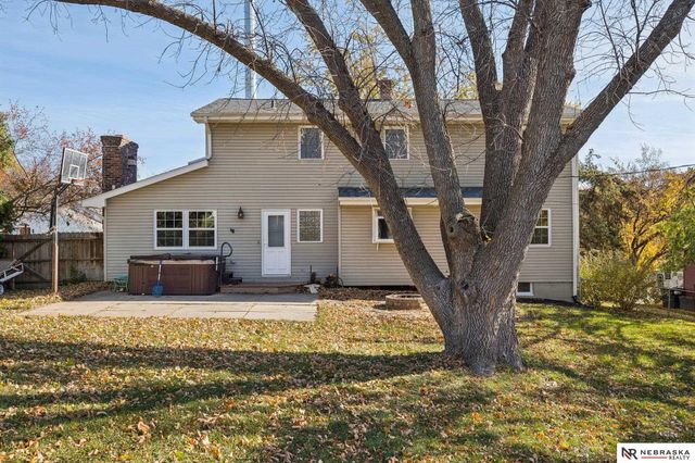 574 S 126th Street, Omaha, NE 68154