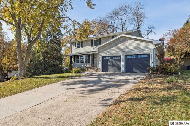 574 S 126th Street, Omaha, NE 68154
