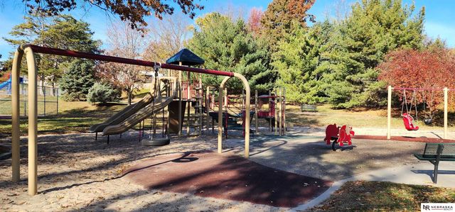 574 S 126th Street, Omaha, NE 68154